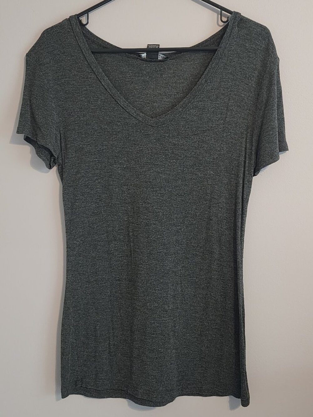 American Dream Grey V-Neck Short Sleeve Lightweight Top - Size Large